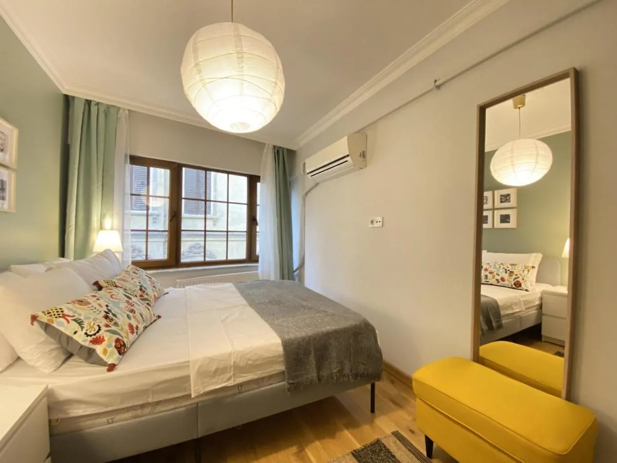 Ferienwohnung Charming And Central Flat With Balcony In Beyoglu Istanbul Apartment